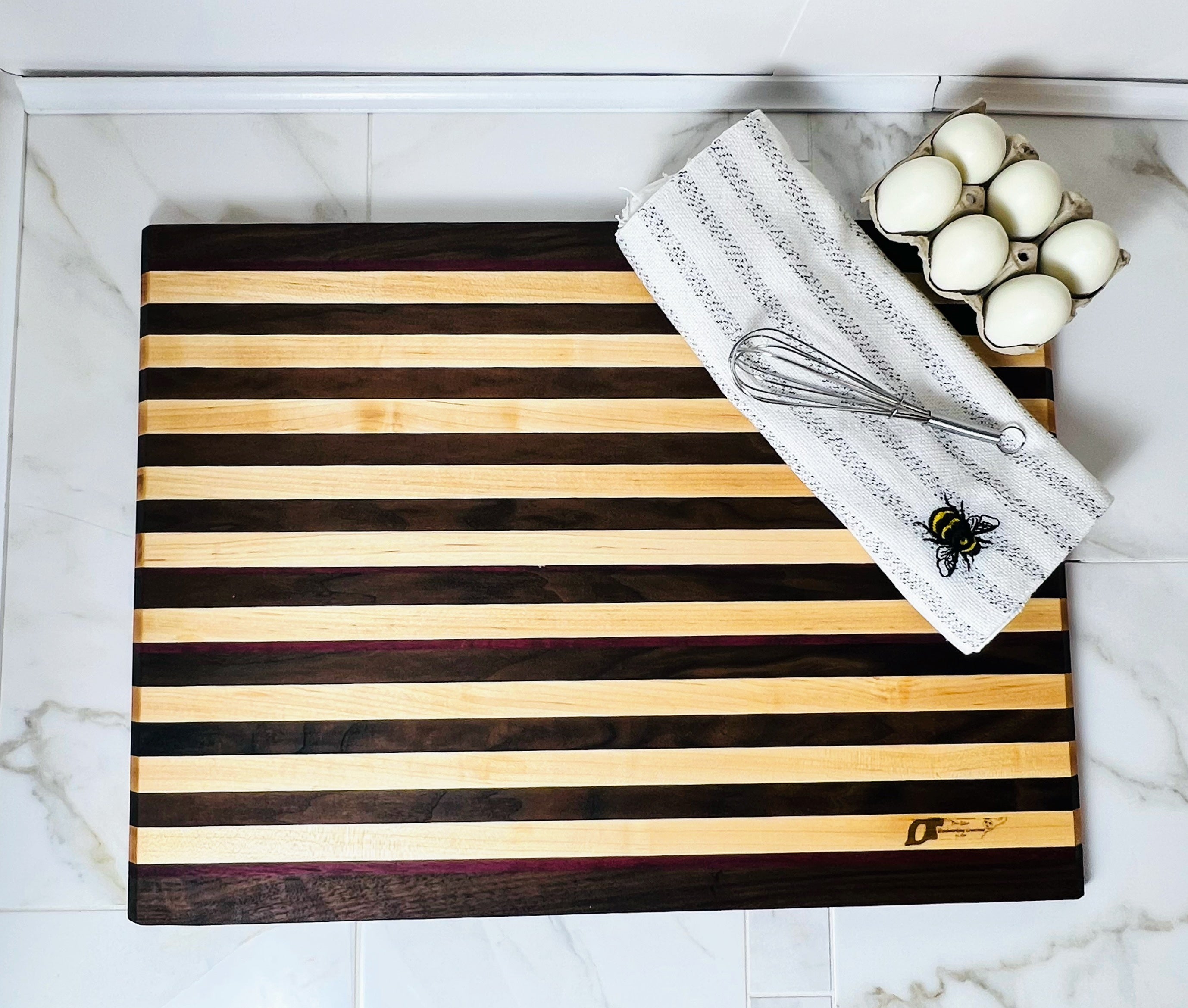 Maple / Walnut Cutting Board with Padauk Inlay